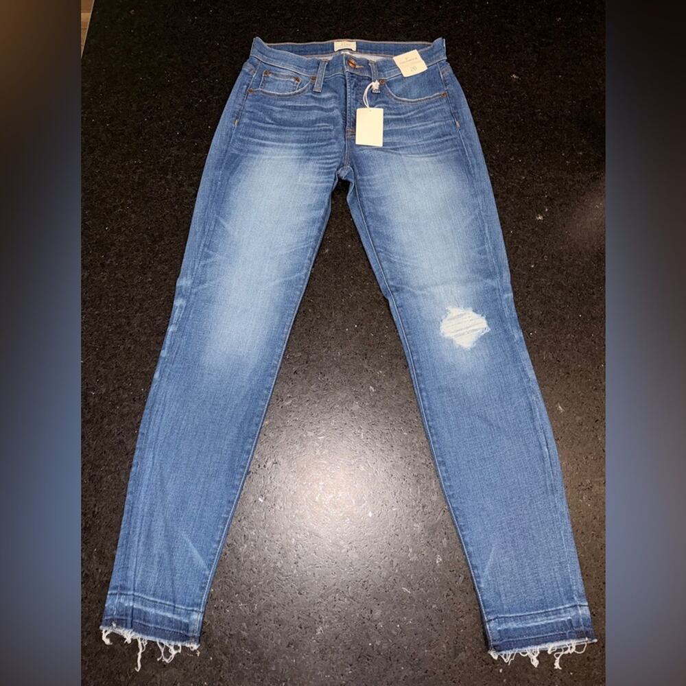 NEW J CREW 8” DISTRESSED TOOTHPICK RAW HEM DENIM BLUE JEANS SZ 26